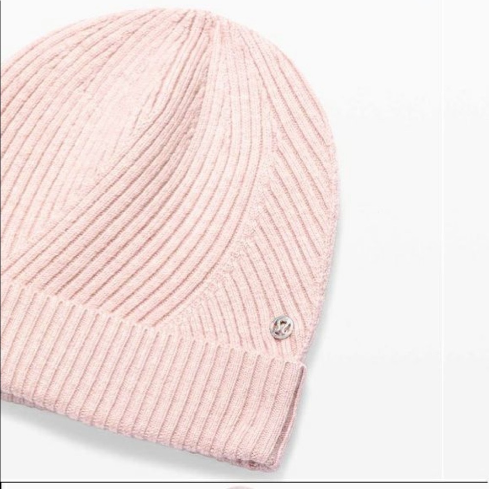 Lululemon twist of cozy knit pink bliss beanie